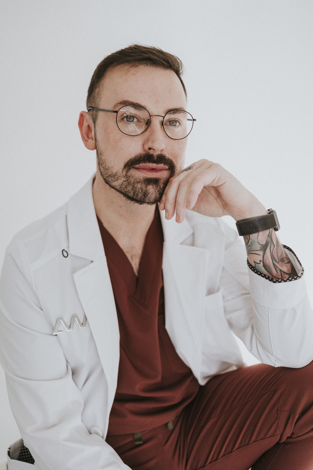 Krystian Woloszyk teaching in the academy studio